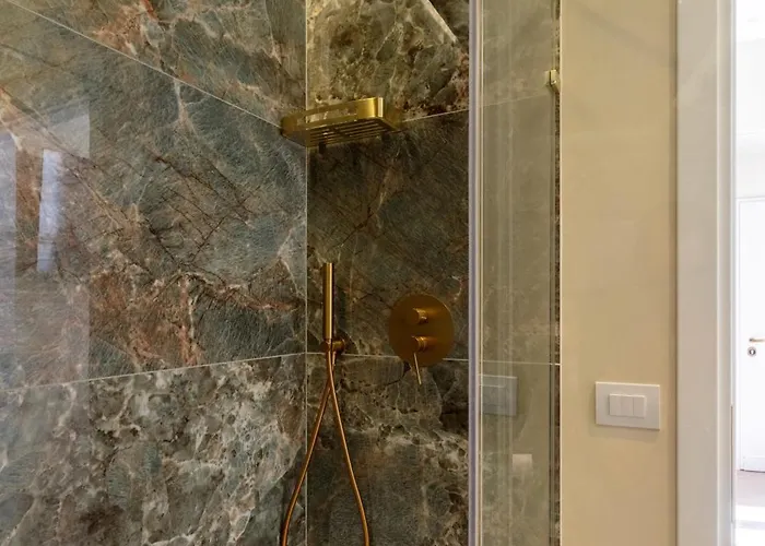 Апартаменты Deza Luxe Colosseum View 2br 2bt Modern Style